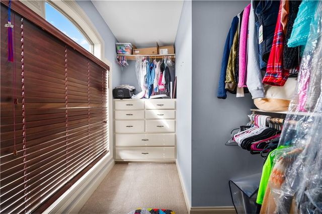 110 COLUMNS Drive, Alexandria, LA 71303