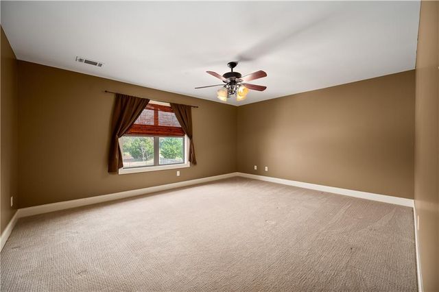 110 COLUMNS Drive, Alexandria, LA 71303