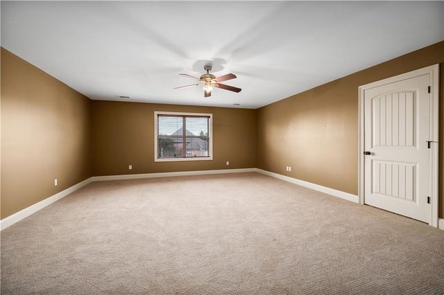 110 COLUMNS Drive, Alexandria, LA 71303