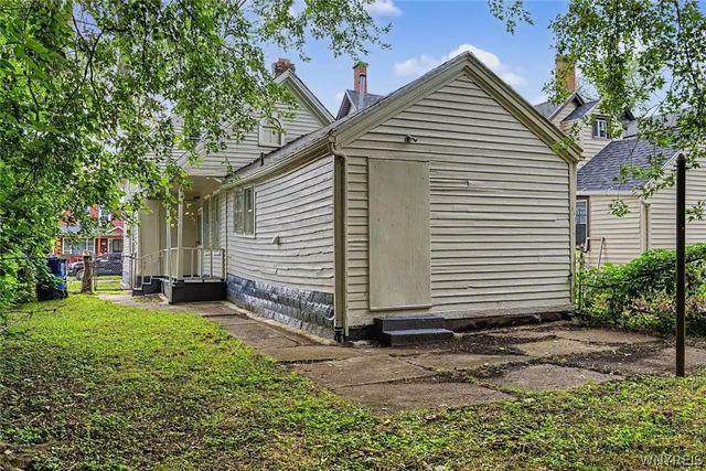 31 Pershing Avenue, Buffalo, NY 14211
