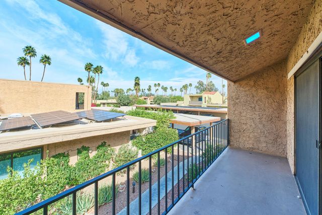 2420 Los Coyotes Drive, Palm Springs, CA 92264