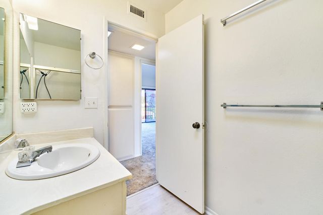 2420 Los Coyotes Drive, Palm Springs, CA 92264