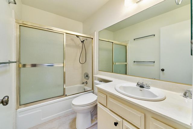 2420 Los Coyotes Drive, Palm Springs, CA 92264