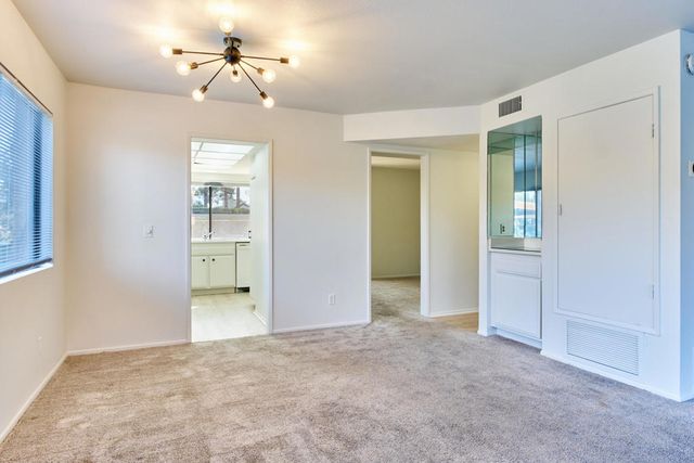 2420 Los Coyotes Drive, Palm Springs, CA 92264