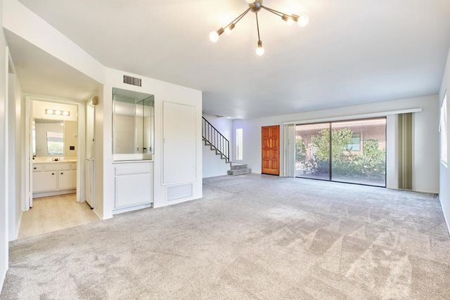 2420 Los Coyotes Drive, Palm Springs, CA 92264