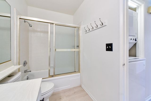 2420 Los Coyotes Drive, Palm Springs, CA 92264