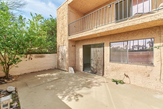 2420 Los Coyotes Drive, Palm Springs, CA 92264