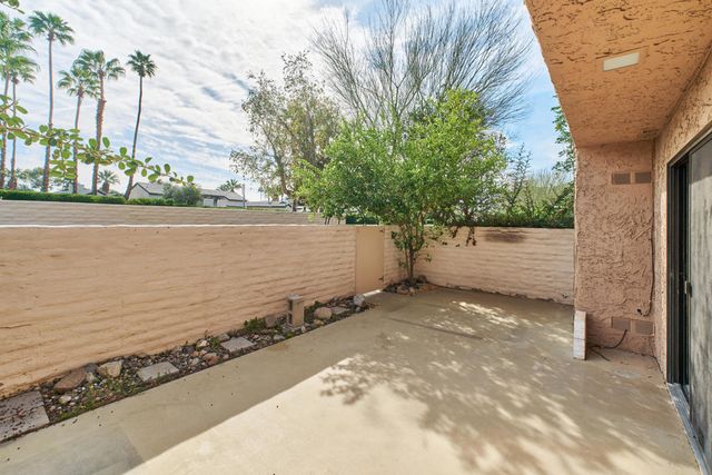 2420 Los Coyotes Drive, Palm Springs, CA 92264