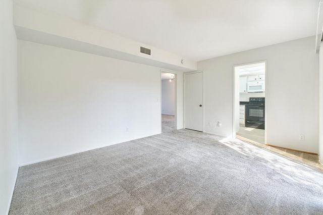 2420 Los Coyotes Drive, Palm Springs, CA 92264