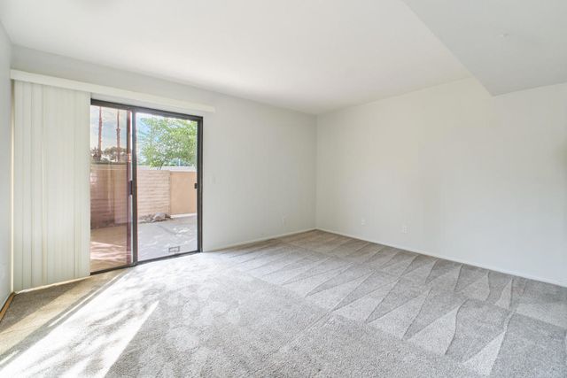 2420 Los Coyotes Drive, Palm Springs, CA 92264