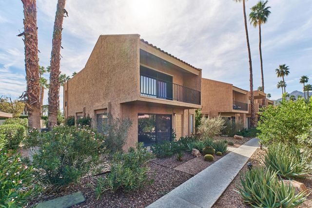 2420 Los Coyotes Drive, Palm Springs, CA 92264