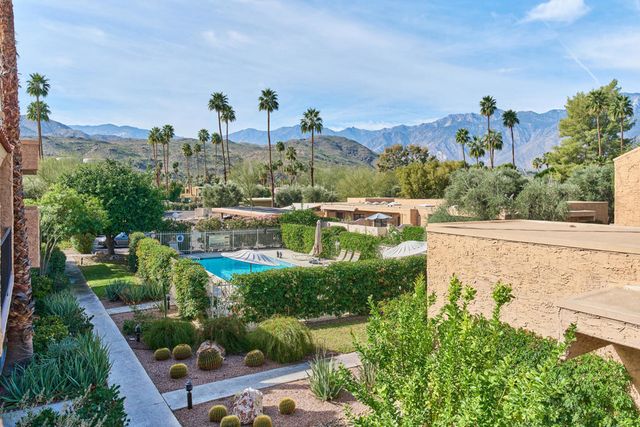 2420 Los Coyotes Drive, Palm Springs, CA 92264