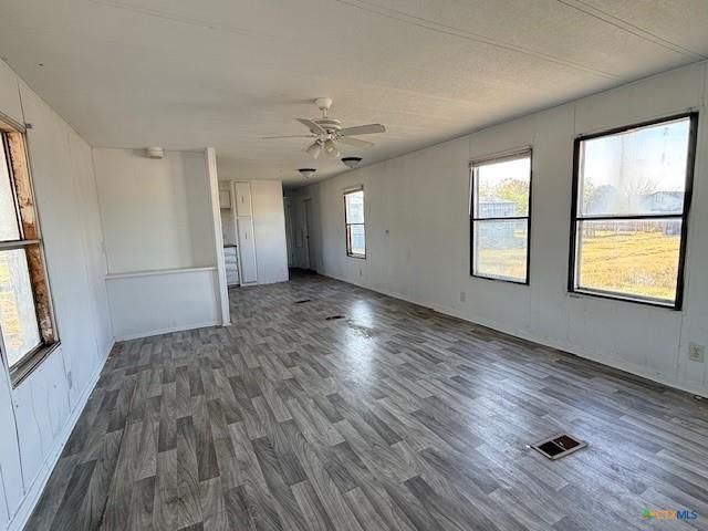 135 Creekway LN, Seguin, TX 78155