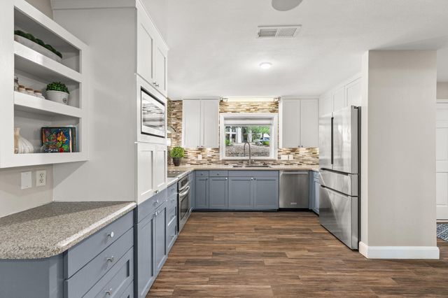 101 Explorer CV, Lakeway, TX 78734