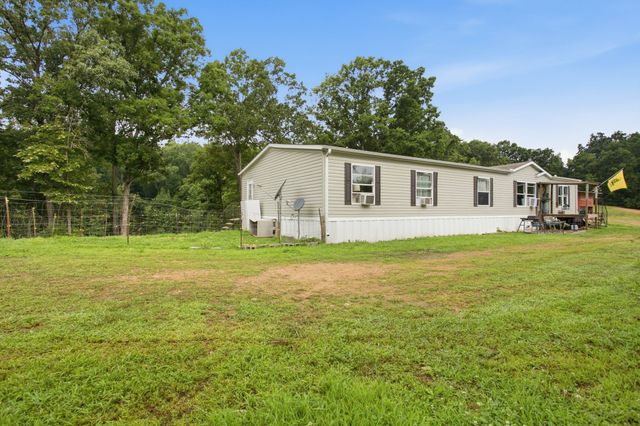 17627 Campbellsville Rd, Lynnville, TN 38472
