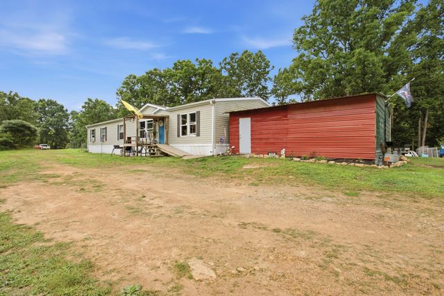 17627 Campbellsville Rd, Lynnville, TN 38472