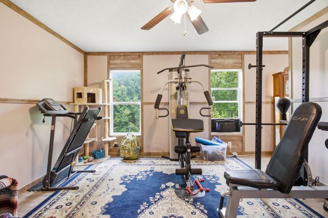 17627 Campbellsville Rd, Lynnville, TN 38472