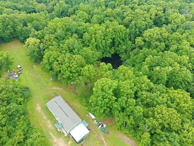 17627 Campbellsville Rd, Lynnville, TN 38472