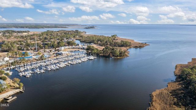 1218 Petite Terre Court, New Bern, NC 28560