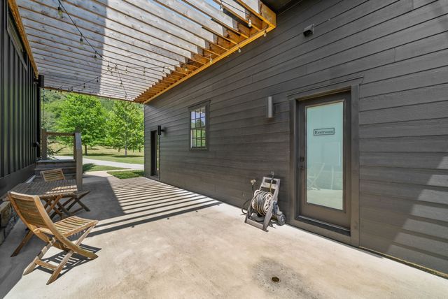 84 Judd Ln, Lancaster, TN 38569