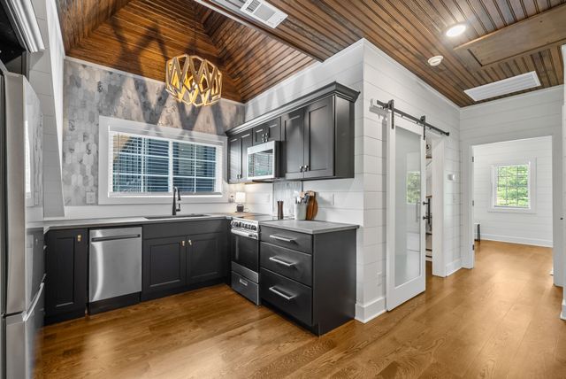 84 Judd Ln, Lancaster, TN 38569