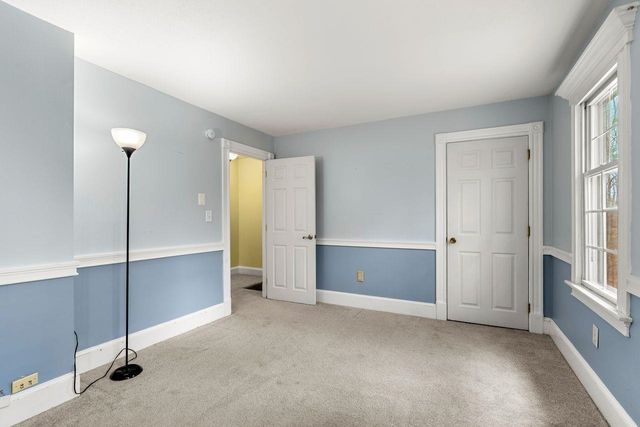 99 Winnicutt Rd Apt 6, Stratham, NH 03885