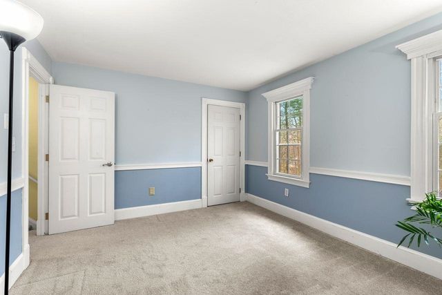 99 Winnicutt Rd Apt 6, Stratham, NH 03885