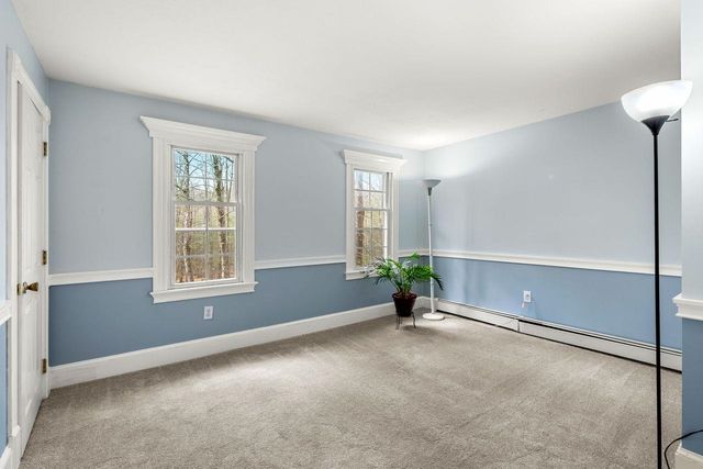 99 Winnicutt Rd Apt 6, Stratham, NH 03885