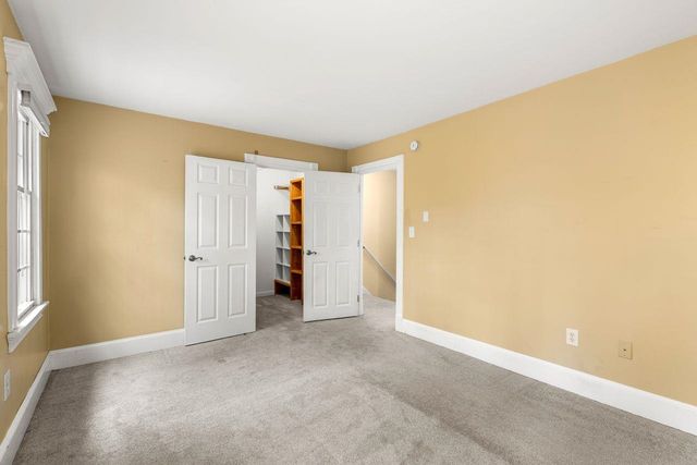 99 Winnicutt Rd Apt 6, Stratham, NH 03885