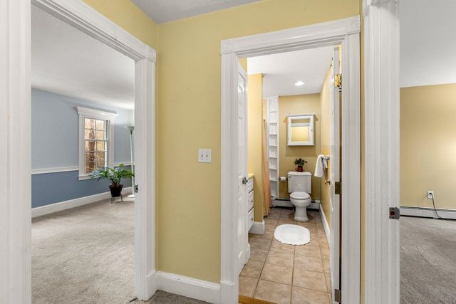 99 Winnicutt Rd Apt 6, Stratham, NH 03885