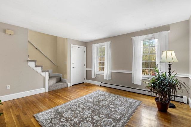 99 Winnicutt Rd Apt 6, Stratham, NH 03885
