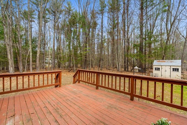 99 Winnicutt Rd Apt 6, Stratham, NH 03885