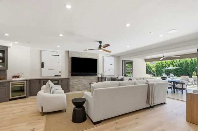 25600 Burke Lane, Los Altos Hills, CA 94022