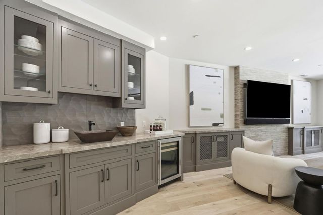 25600 Burke Lane, Los Altos Hills, CA 94022