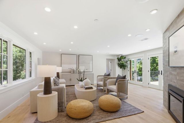 25600 Burke Lane, Los Altos Hills, CA 94022