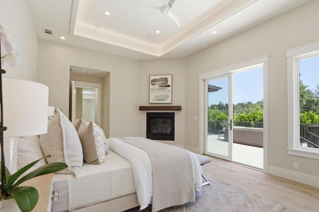 25600 Burke Lane, Los Altos Hills, CA 94022