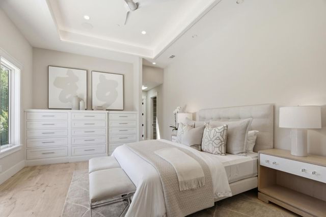 25600 Burke Lane, Los Altos Hills, CA 94022