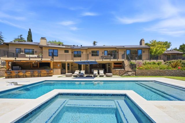 25600 Burke Lane, Los Altos Hills, CA 94022