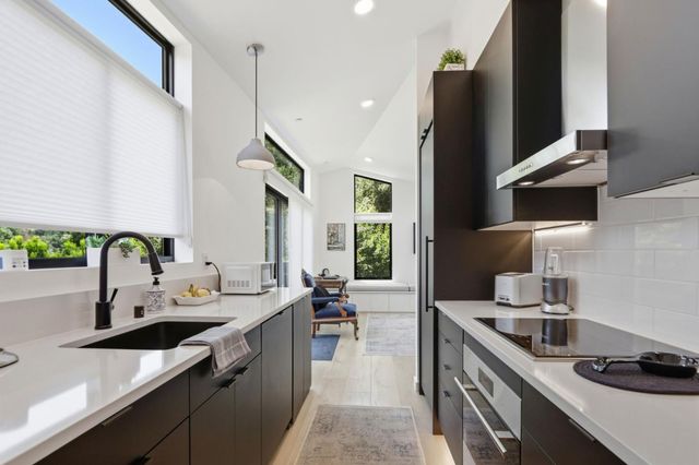 25600 Burke Lane, Los Altos Hills, CA 94022