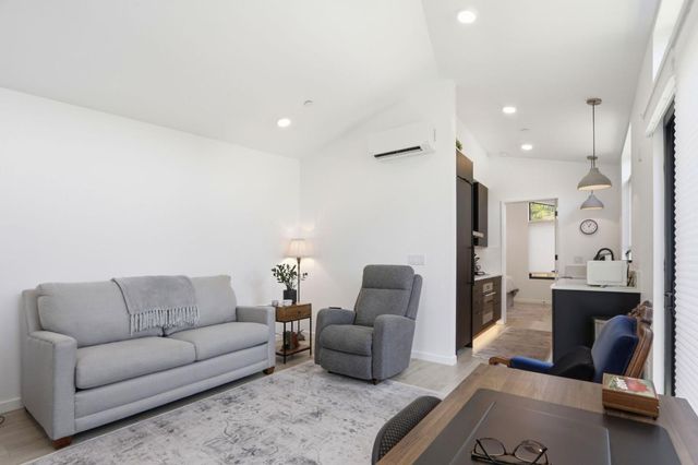 25600 Burke Lane, Los Altos Hills, CA 94022