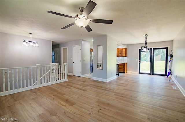 171 Pahlhurst Plz, Parkersburg, WV 26101