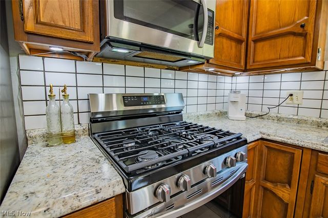 171 Pahlhurst Plz, Parkersburg, WV 26101