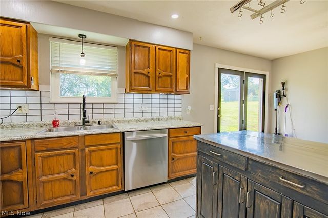 171 Pahlhurst Plz, Parkersburg, WV 26101