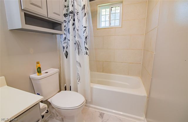 171 Pahlhurst Plz, Parkersburg, WV 26101