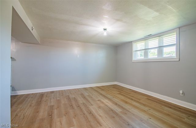 171 Pahlhurst Plz, Parkersburg, WV 26101