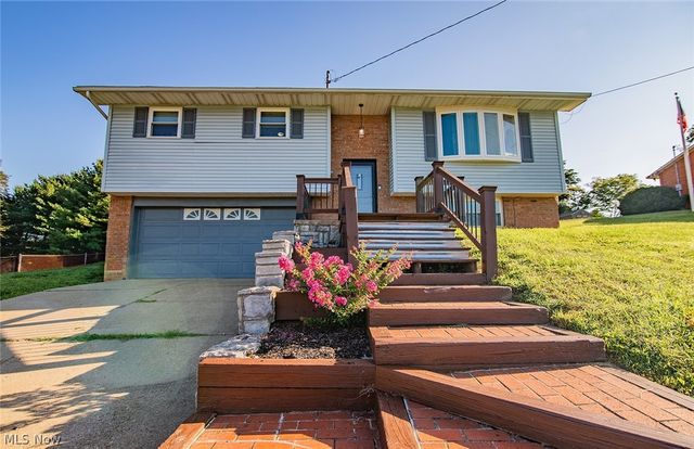 171 Pahlhurst Plz, Parkersburg, WV 26101