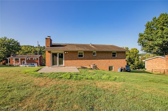 171 Pahlhurst Plz, Parkersburg, WV 26101