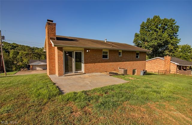 171 Pahlhurst Plz, Parkersburg, WV 26101