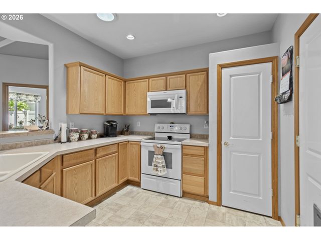 8008 Ne 21ST Way, Vancouver, WA 98664