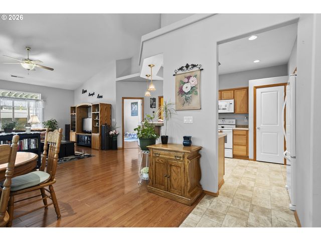 8008 Ne 21ST Way, Vancouver, WA 98664